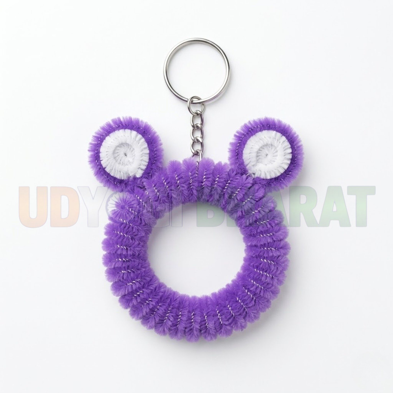 Pipe cleaner keychain